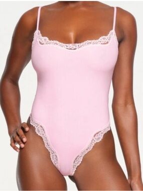 Skims fits everybody lace cami cami bodysuit in color cherry blossom NWT